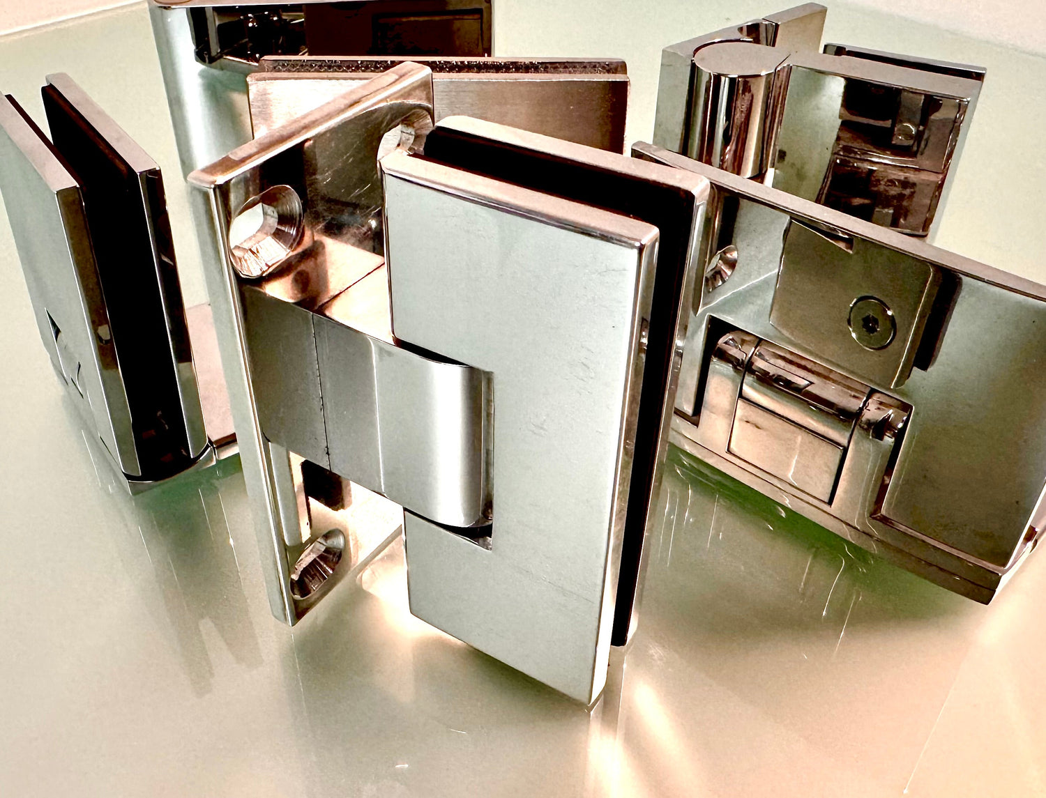 Ganzglasduschbeschläge und Ersatzteile